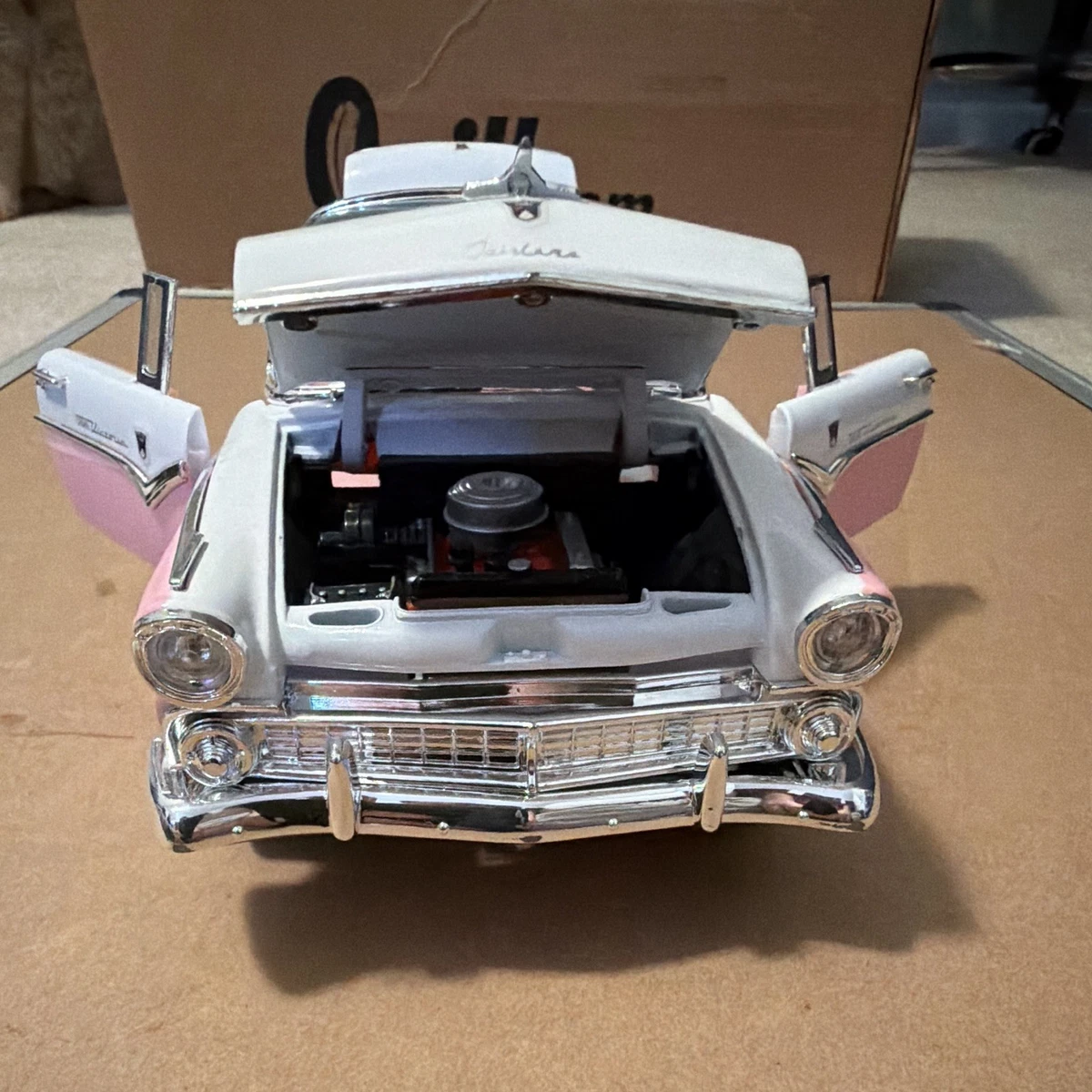 Ford 1:18 1955 Vehicle Year Vintage Manufacture Diecast Cars