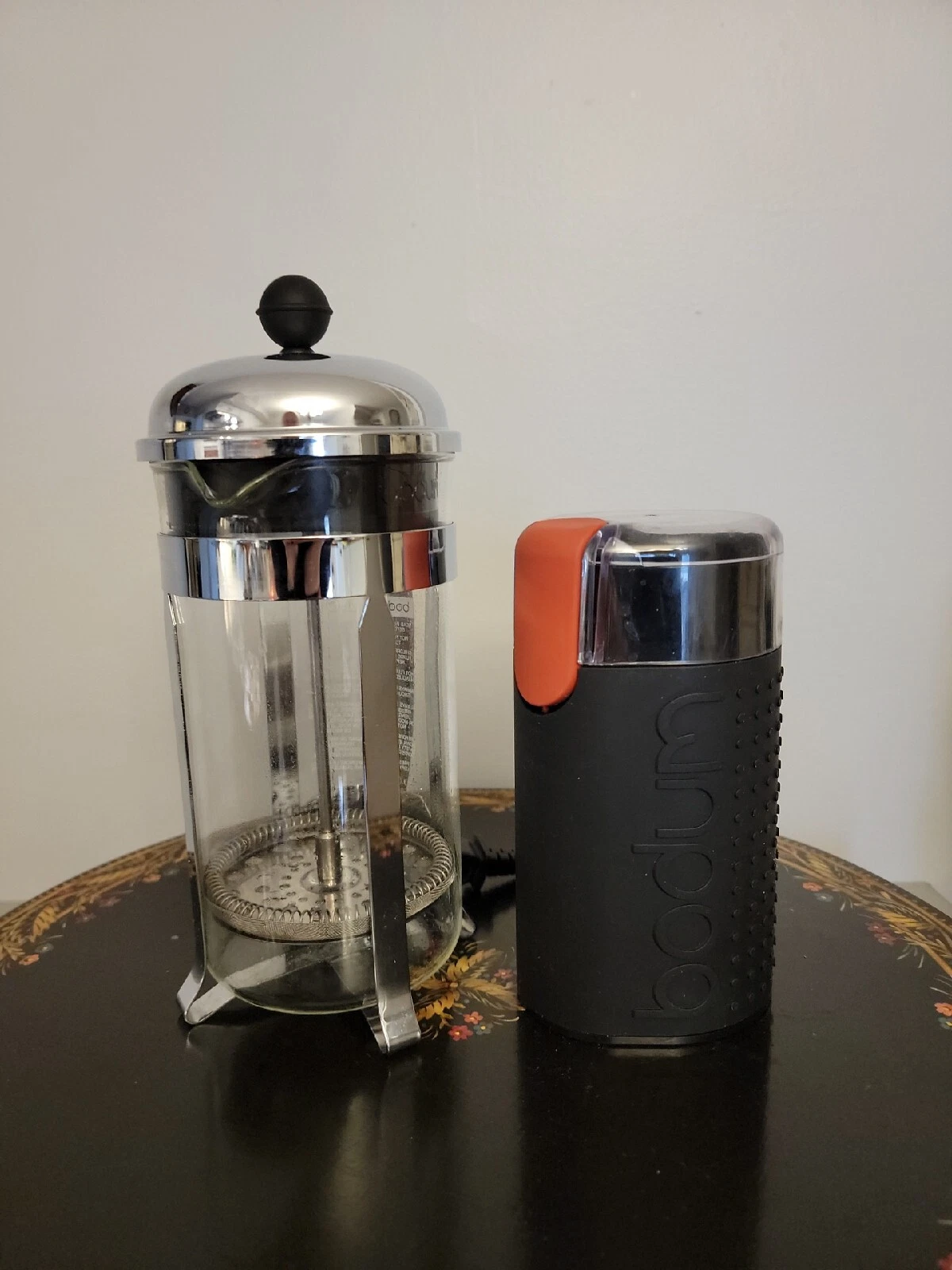 Bodum Chambord 4-Cup Chrome French Press Coffee Maker & Bistro Electric Grinder