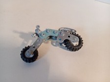 Meccano Moto assembl�e � partir de pi�ces en tole 1/43