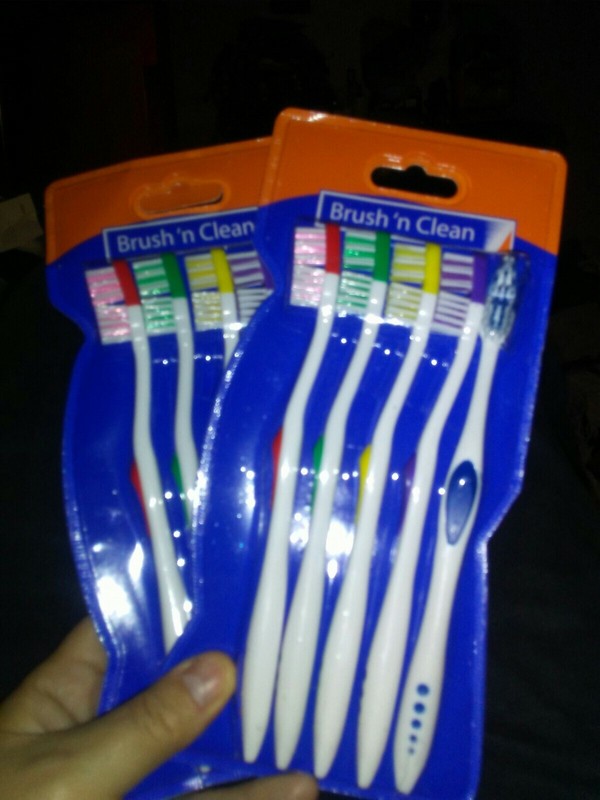 Lot Of 2 Custom Quest 5 Pack Toothbrush Soft Nylon Bristles