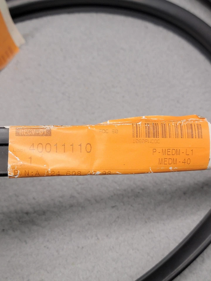 Juego de 2 sellos de moldeo basculante Mercedes-Benz OEM A124-698-09-98 genuino 1994 E320 Foto 4 de 4