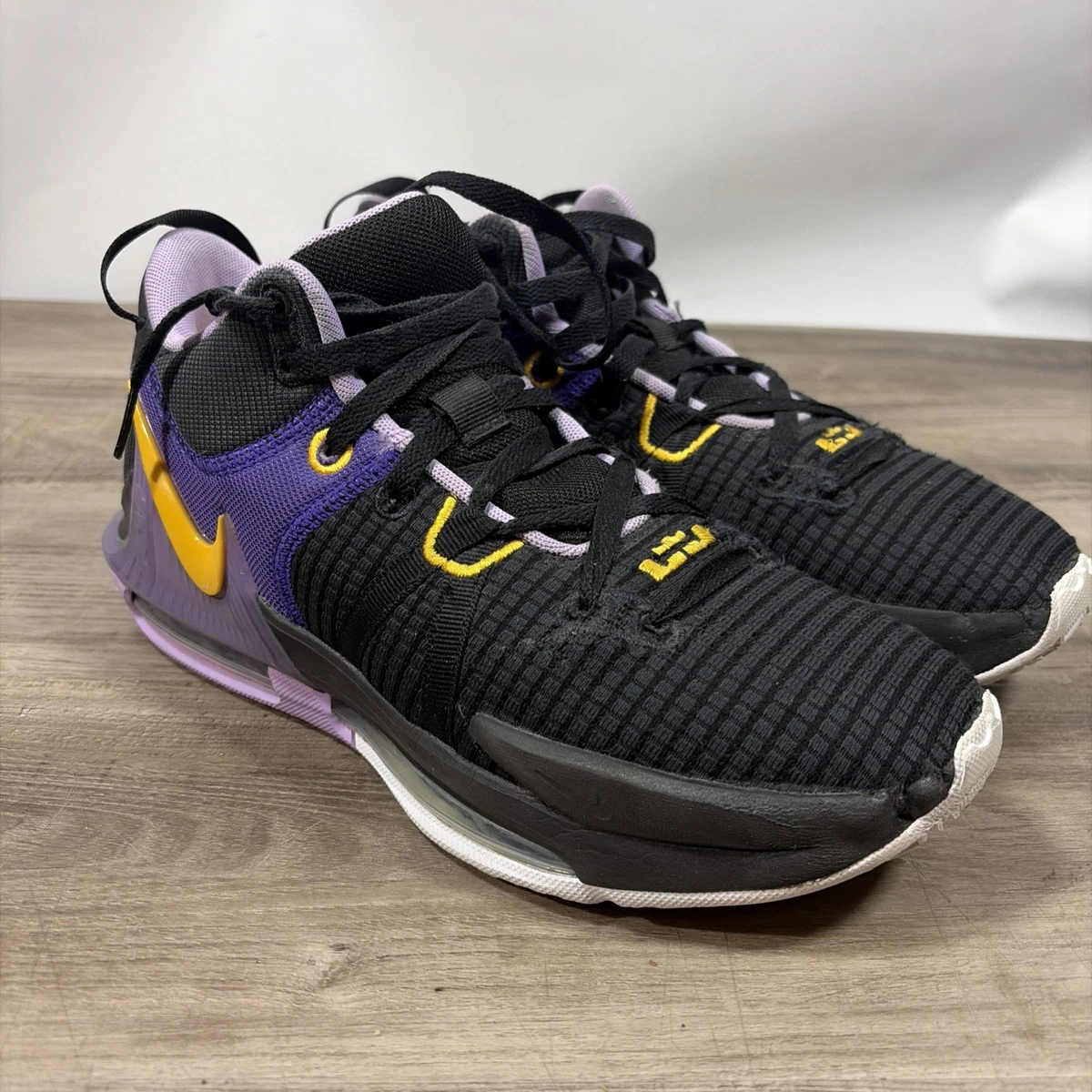 Las mejores ofertas en Nike LeBron Witness 3 EP Black | eBay