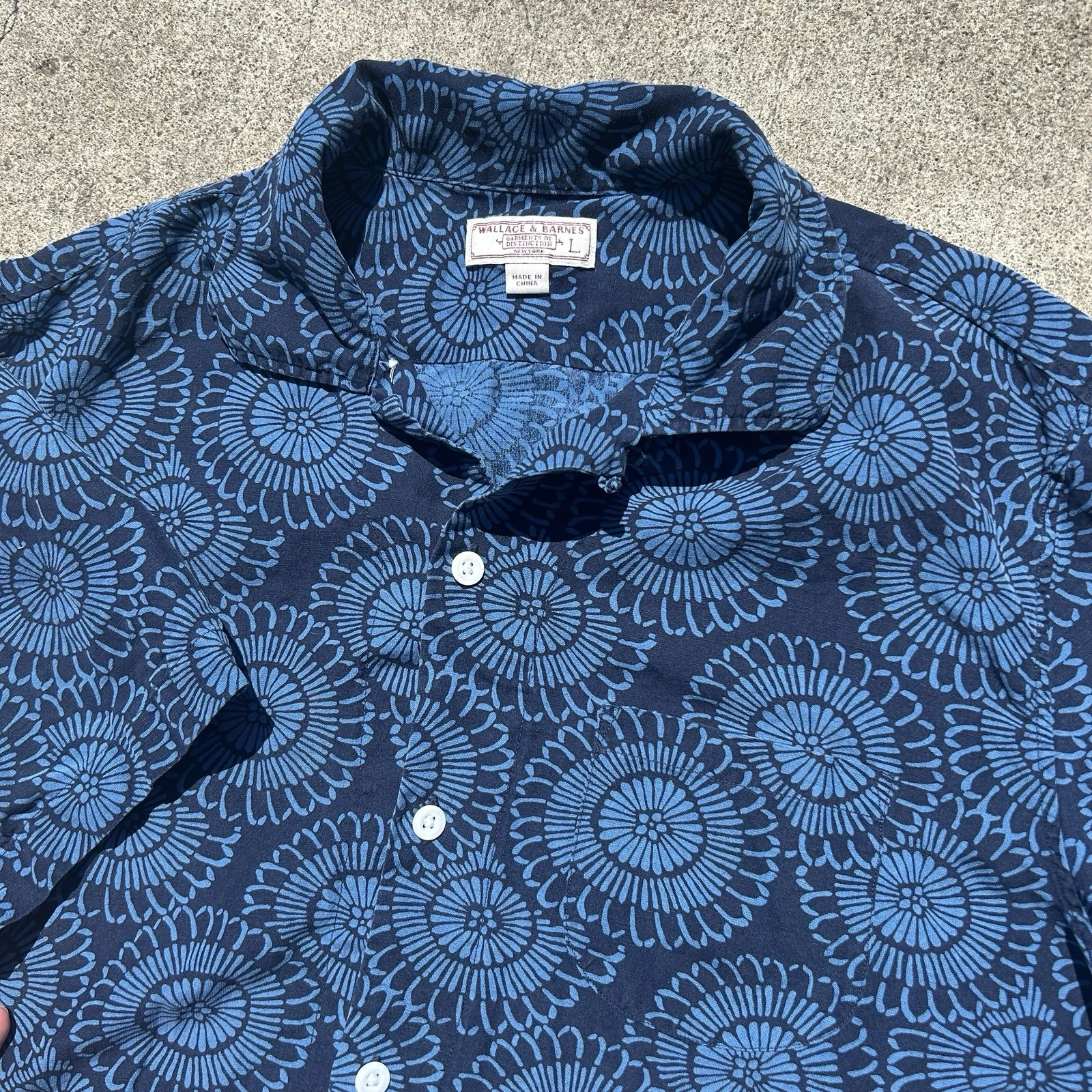 WALLACE & BARNES Camp Shirt Mens L Blue Silk Linen Hawaiian Loop Collar Floral
Opens in a new window