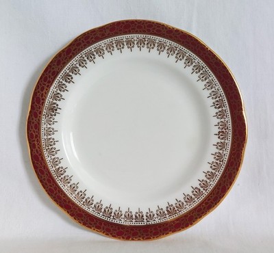 DUCHESS WINCHESTER BEILAGENTELLER BONE CHINA TEETELLER IN ROT WEISS UND GOLD