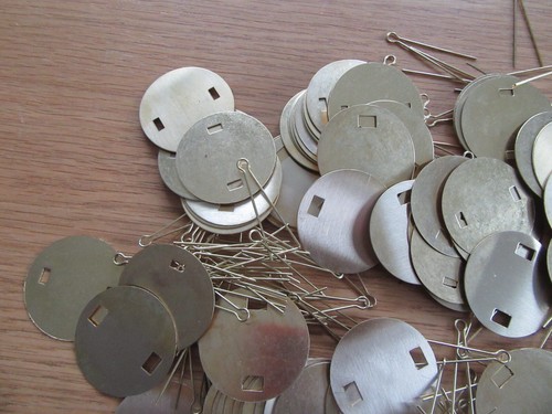 Split, Cotter Pins + Cap badge backing plates. Approx. 100 sets. Job lot. - Picture 2 of 4