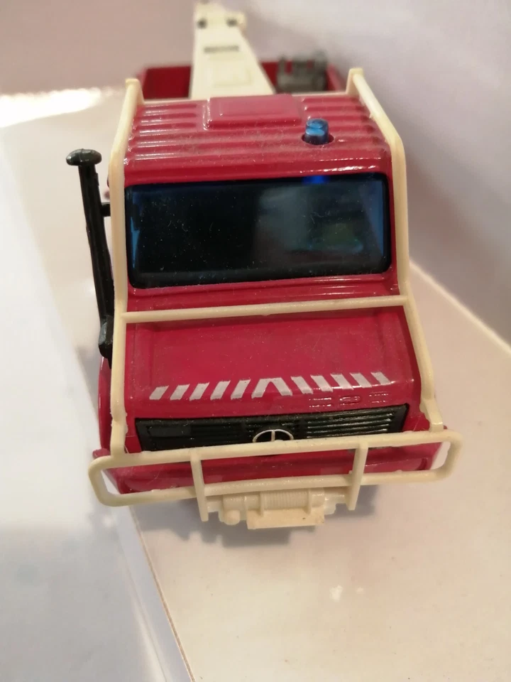 verem solido camion de pompier unimog/grue ref 129  - Photo 3/4