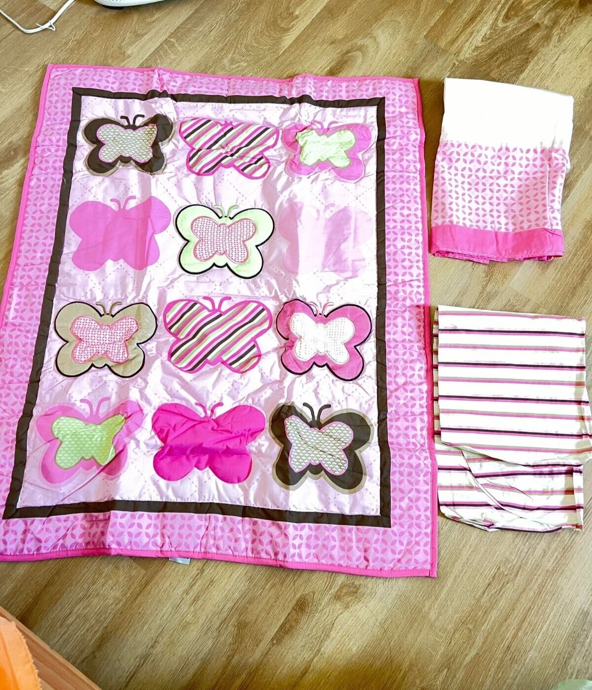 pink color / butterfly baby crib bedding set (3 pieces)
Opens in a new window or tab