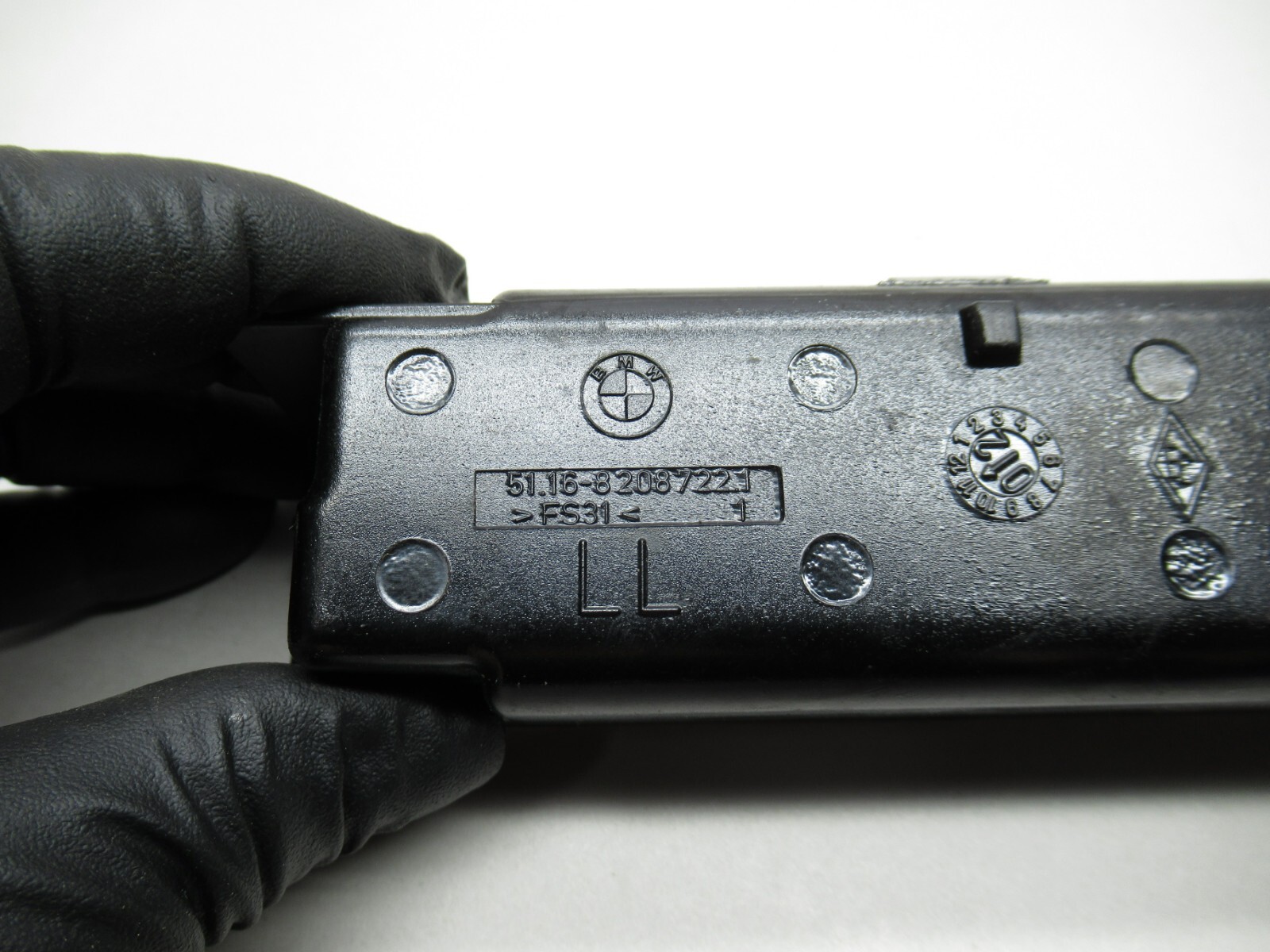 2001-2005 BMW 330ci Front Center Console Ashtray 511682087221 OEM  