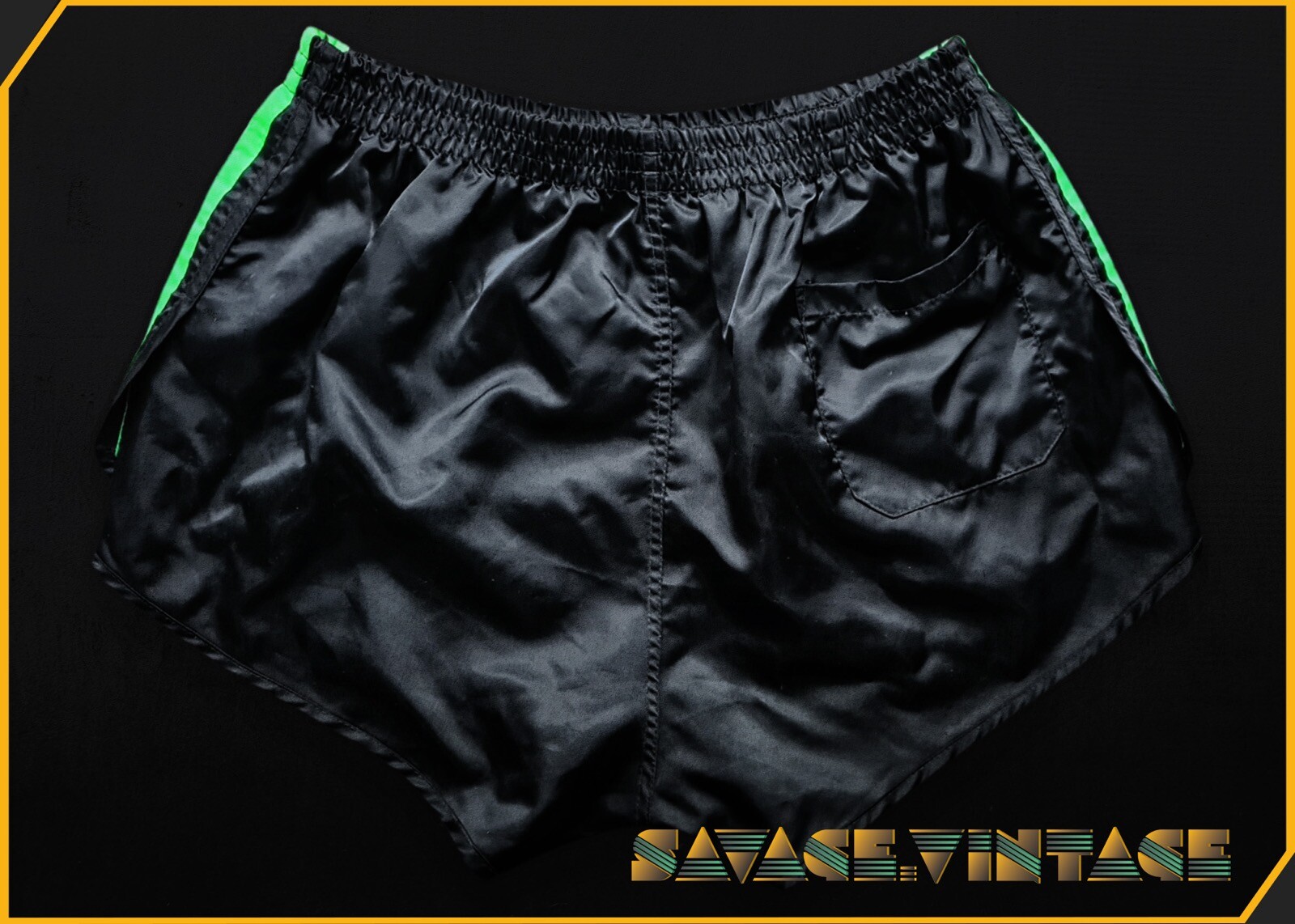 glanzshort retro sporthose