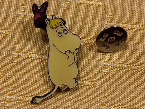 Enamel Pin Badge ~ Snorkmaiden 90s