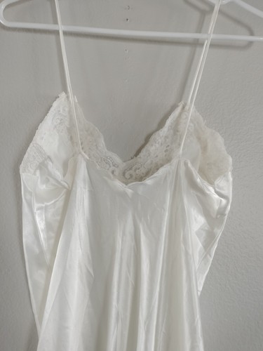 Fantasies Vintage Nightgown Ivory Morgan Taylor Polyester Beaded Petite Small - Picture 4 of 5