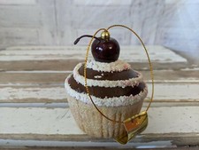 Mark Roberts cupcake ornament cherry chocolate Xmas tree