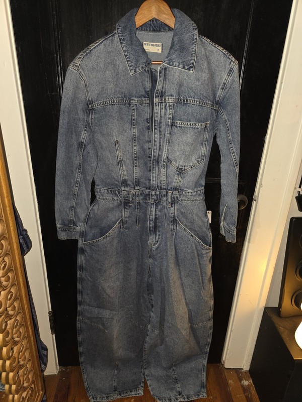 WE THE FREE NWT DENIM JUMPER SIZE MEDIUM  SOLD OUT!!