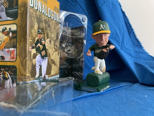 SGA 2014 Josh DONALDSON Oakland A's BOBBLEHEAD Diorama, BOX, MLB - Picture 2 of 6