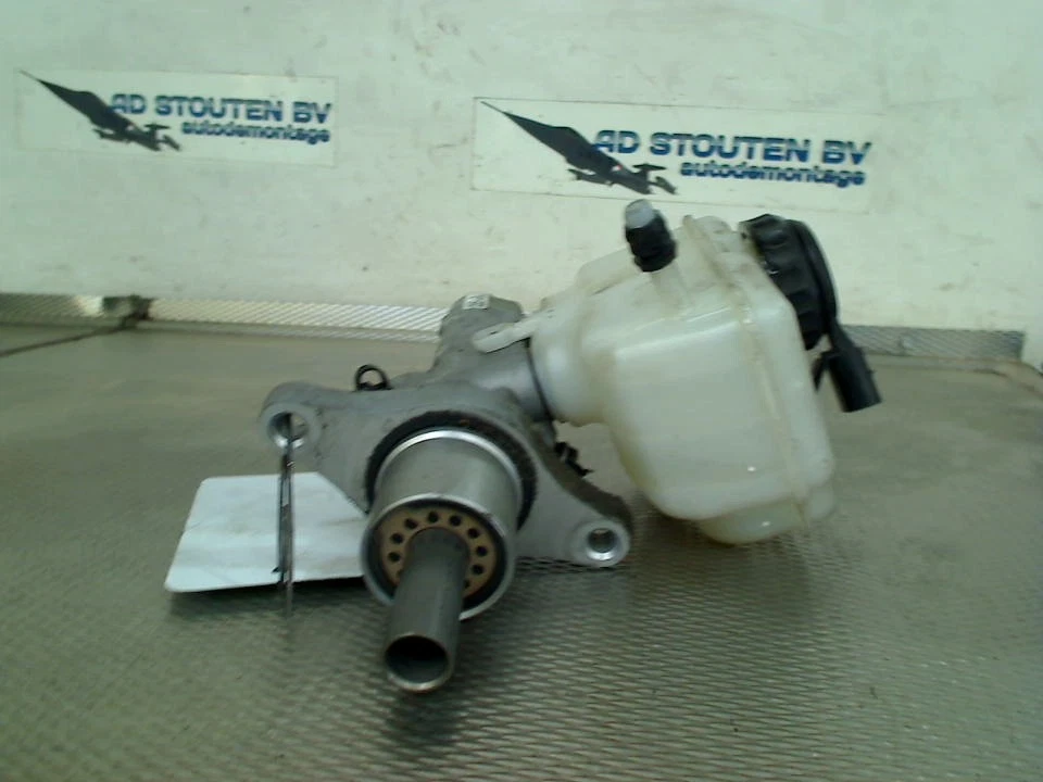 CILINDRO PRINCIPAL VOLKSWAGEN CADDY II (2KA,2KH,2CA,2CH) 2014 1KO945459C Foto 4 de 4