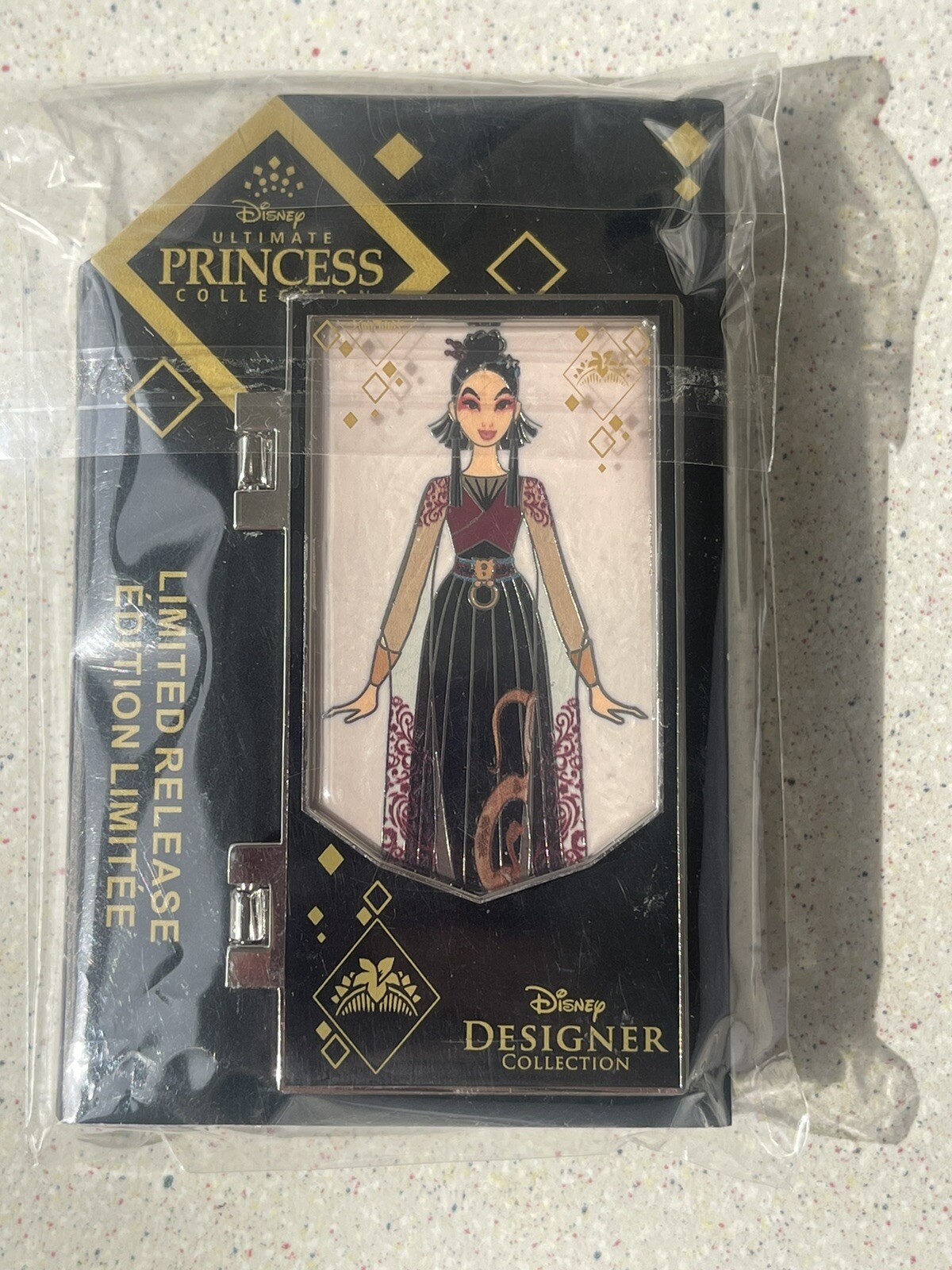 Disney - Mulan Ultimate Princess Designer Collection Hinged Pin