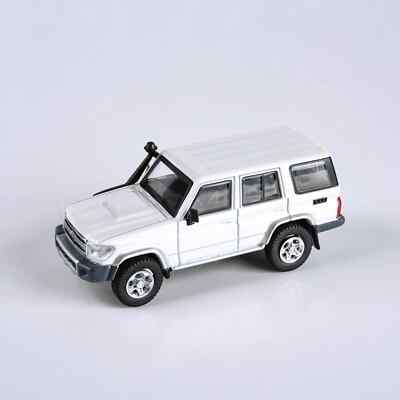 TOYOTA LAND CRUISER 76 FRENCH VANILLA PEARL WHITE 1/64 DIECAST