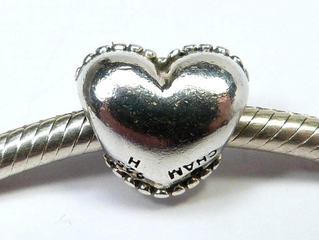 GENUINE CHAMILIA CHAM 925 SILVER BOARDERED LOVE HEART CHARM BEAD Bracelet