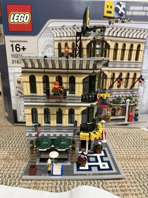 LEGO Creator Expert: Grand Emporium (10211) 100% COMPLETE With Box and Manuals