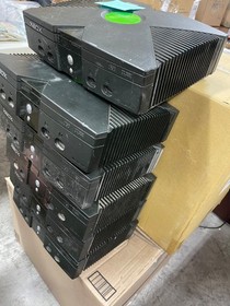 Lot of 6 Original Microsoft XBOX Consoles *NON-WORKING* *SOLD FOR PARTS/REPAIR*