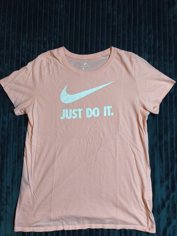 Nike Women's Size M Pink Just Do It Swoosh Graphic Logo Crewneck Tee