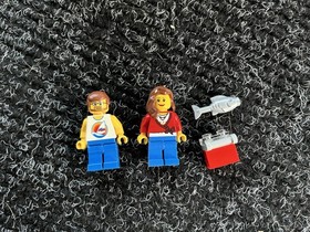 LEGO CITY Camper 7639 2 Minifigures Bicycle Surfboard Great Outdoors