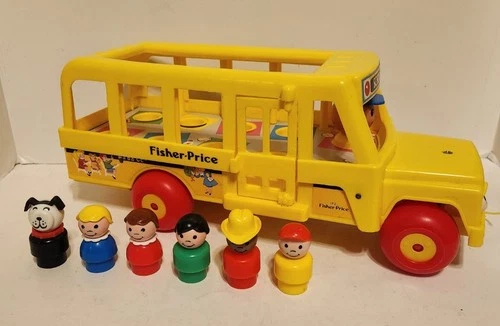 Vintage 1984 Fisher Price Little People School Bus #192 with 6 Original Figures