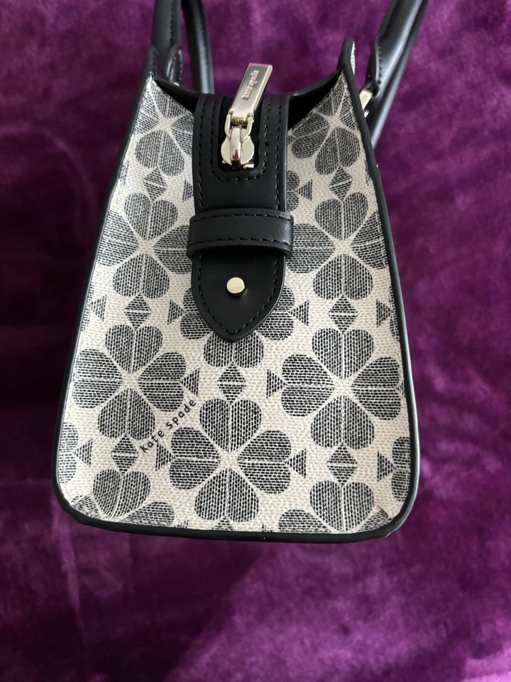 Bolso de mano Kate Spade Signature flor de pala pequeño negro bandolera Foto 3 de 4