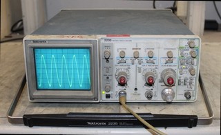 Tektronix 2235 oscilloscope