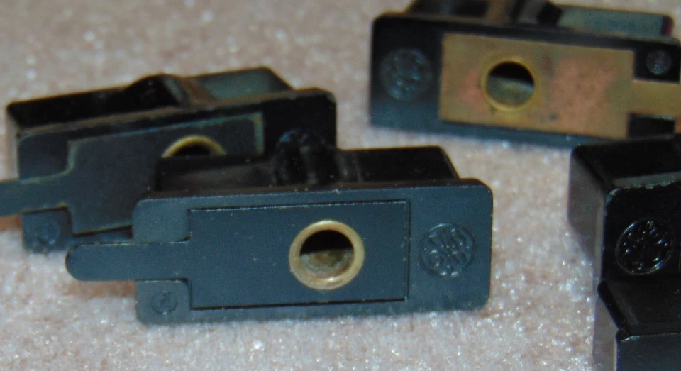 SIX NOS *HIGH GRADE SQUARE BLACK BAKELITE POINTER KNOBS VINTAGE GENERAL ELECTRIC - Image 3 of 4