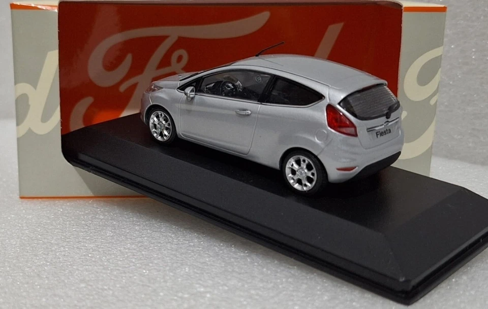 WOW Ford England Fiesta 2008 Silver 1:43 Minichamps Dealer Edition RARITY!! - Image 2 of 4