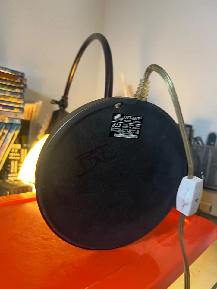 Ott-Lite - Bankers Table Desk Lamp - Bronze Antique Style Marble Shade - E13DY1 - Image 4 of 4