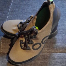 OOfos OOmg Sport LS Low Shoe Men's 10 Lace Tie Recovery Shoe Tactical Green