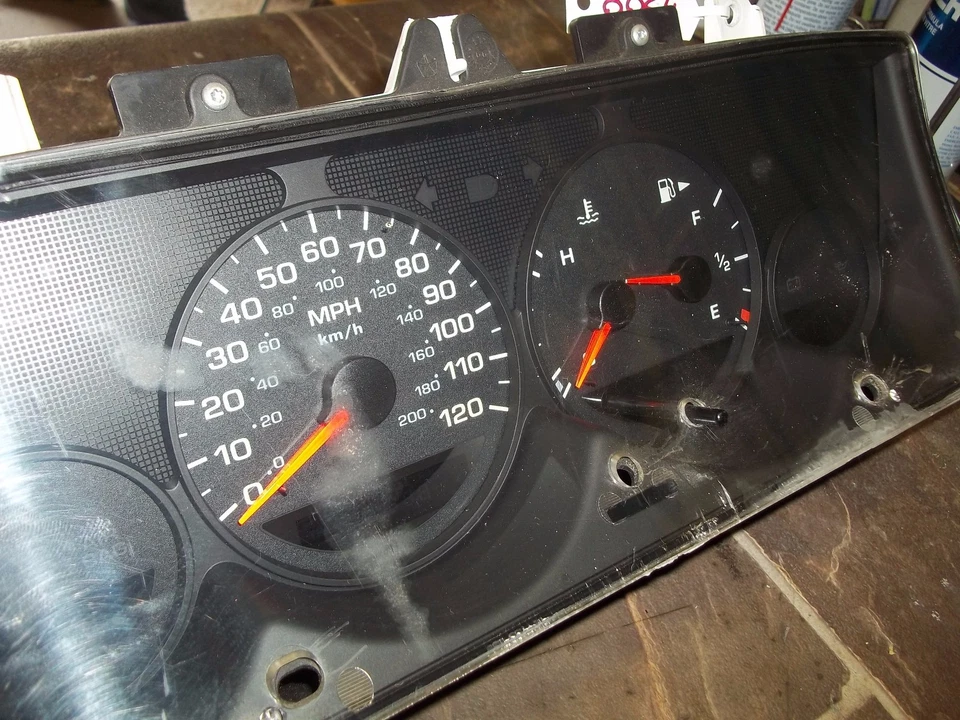 CLUSTER DE VELOCIDADE MPH SEM TACÔMETRO 2000 2001 DODGE NEON - Imagem 2 de 4