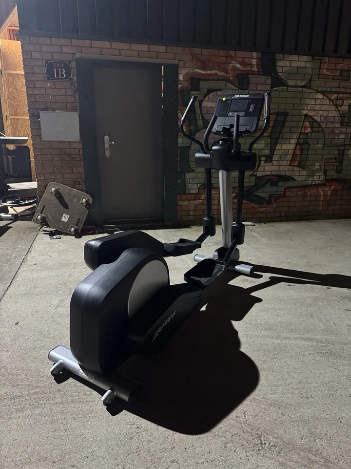 cross trainers ellipticals used - Image 3 of 4