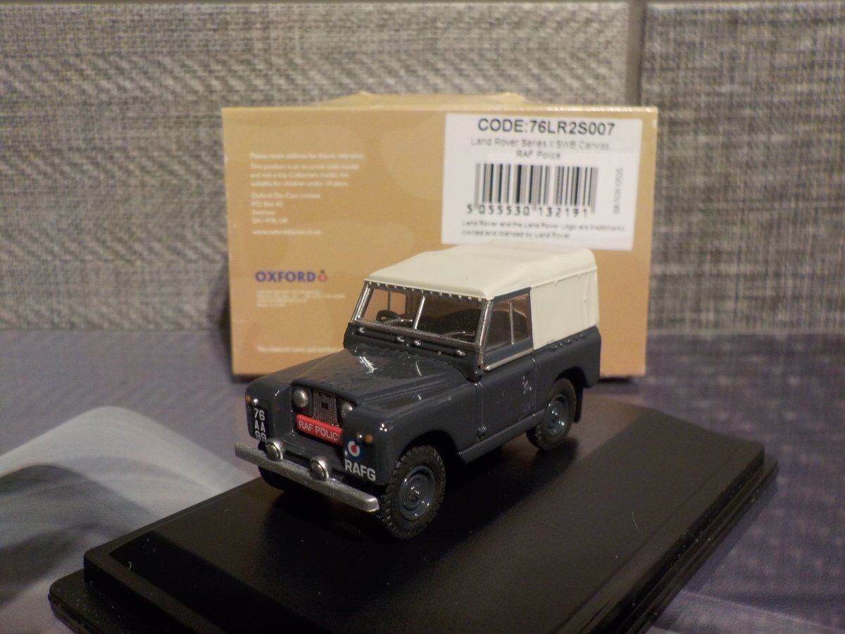 Land Rover - Series 2 (swb)- Canvas - RAF Police 1:76 Oxford Diecast Model Car