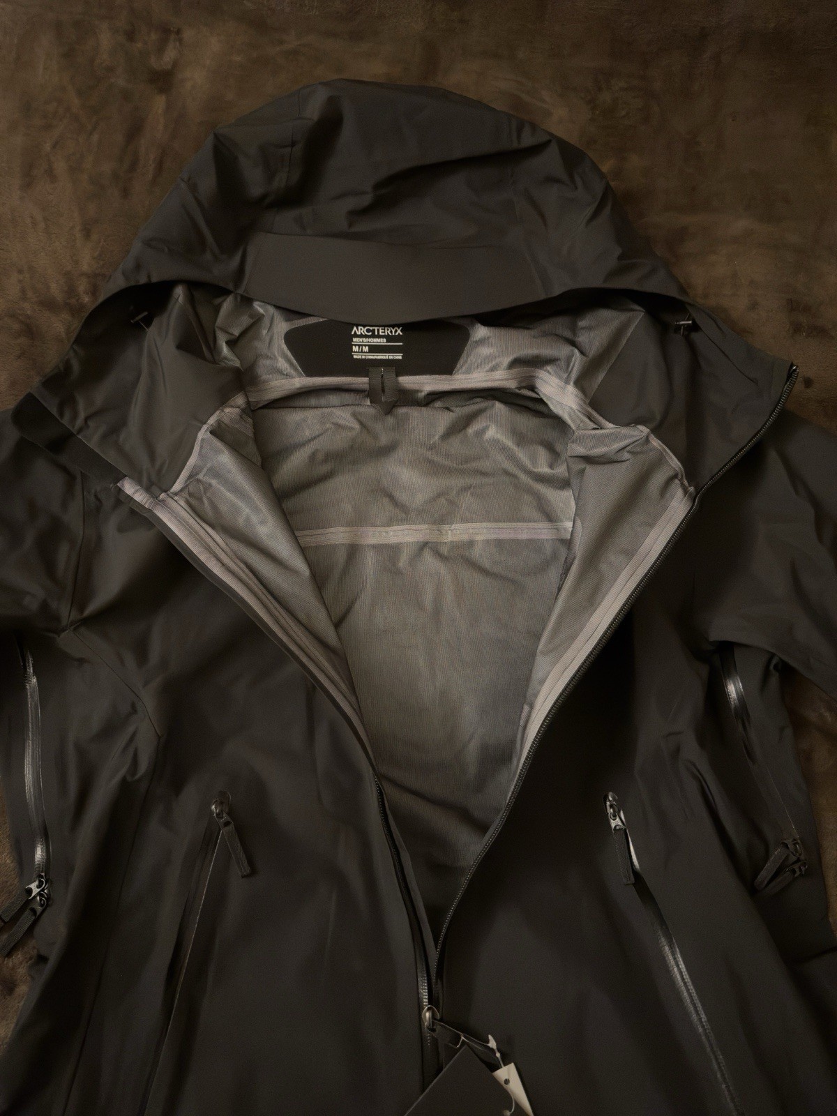 Arcteryx Beta LT Jacket Mens Black Size M Gore Tex Raincoat Windbreaker Jacket image 8