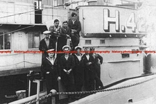 F002795 Sailors on board the British submarine H42