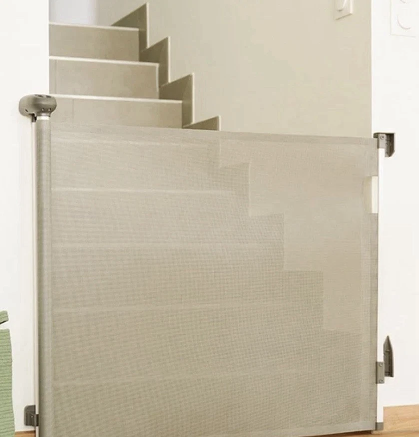 Badabulle Safe & Roll Retractable Safety Gate Extends from Narrow up to 140cm