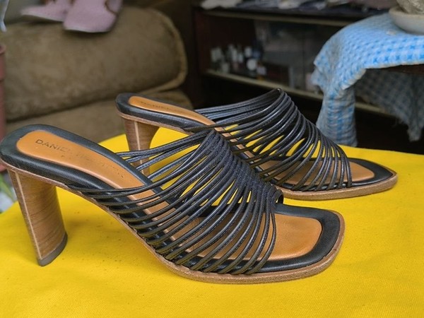Women Daniel Hechter Mules Black Leather 37