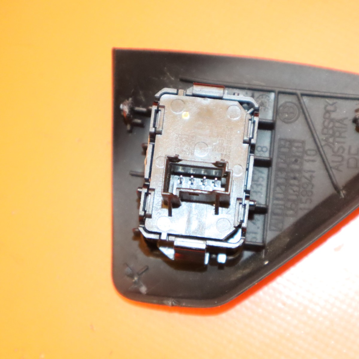 BMW i8 2019-2020 Right Door lock switch P/N 9248210