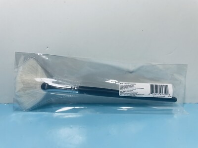 MORPHE - M310 - LARGE SOFT FAN BRUSH - FULL SIZE - NEW AND SEALED