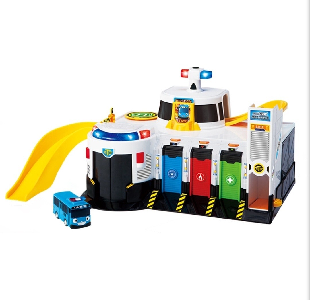 Tayo the Little Bus Emergency Rescue Center Play Set ICONIX