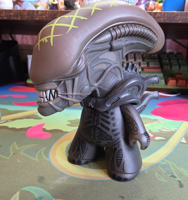 Xenomorph 2015 Titans Vinyl Figur - Loot Crate Exclusive AVP Grid Alien 