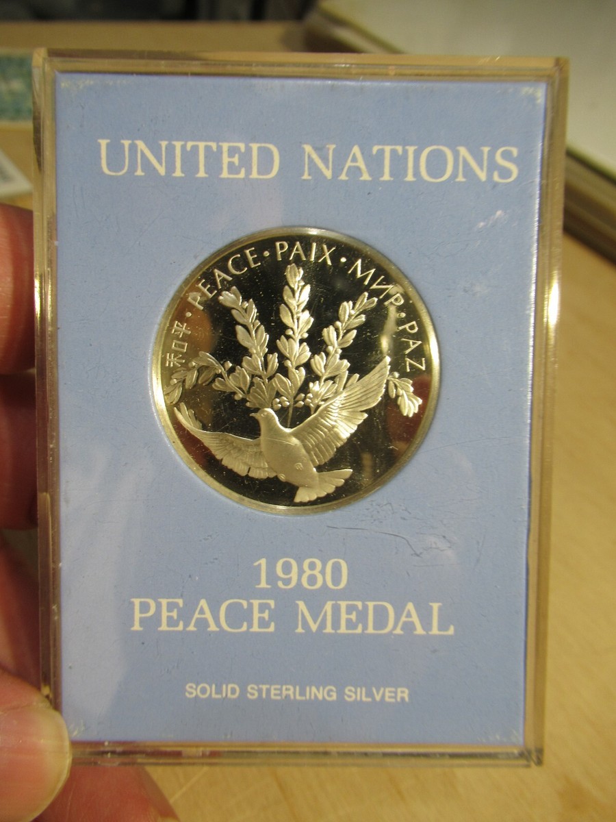 1980 UNITED NATIONS UN PEACE MEDAL - SOLID STERLING SILVER