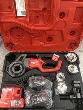 Milwaukee 2870-22 Pipe Threader Kit - Red