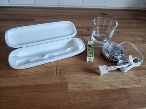 Philips Sonicare DiamondClean Smart 9300 Accessories