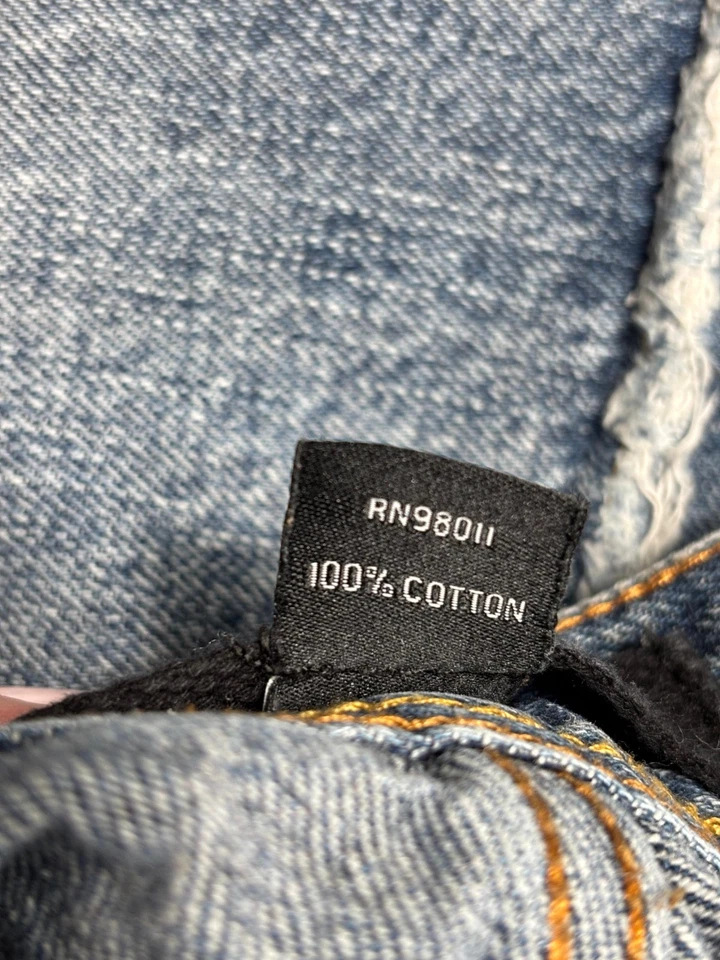 Bermudas vaqueras marca Akoo para hombre talla 38 azul lavado claro denim destruido  Foto 4 de 4