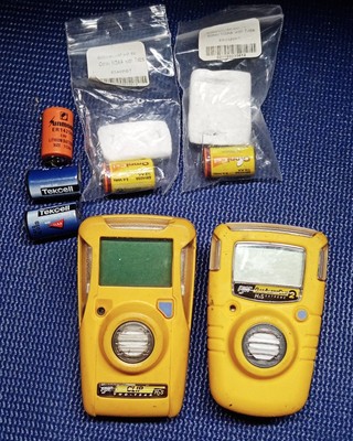 Lot of (2)  BWC2-X BW Clip H2S Gas Detector & 5 BATTERY ..AS IS