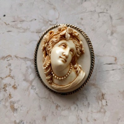Vintage Cameo Brooch   Relief Portrait Lady   Classic Elegant Jewelry
